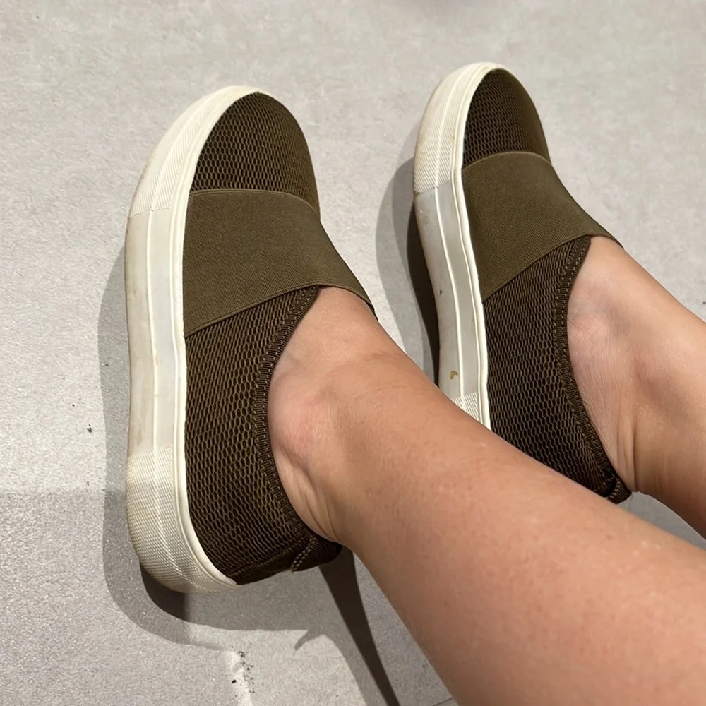 Steve Madden women size 5 olive green sneakers white rubber sole